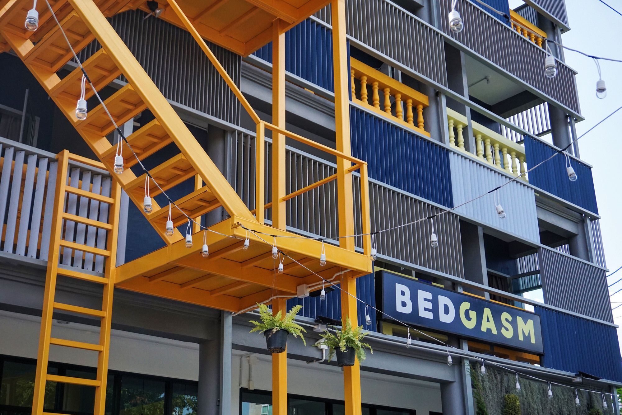 Bedgasm Hotel X Cafe Nimman Чиангмай Экстерьер фото